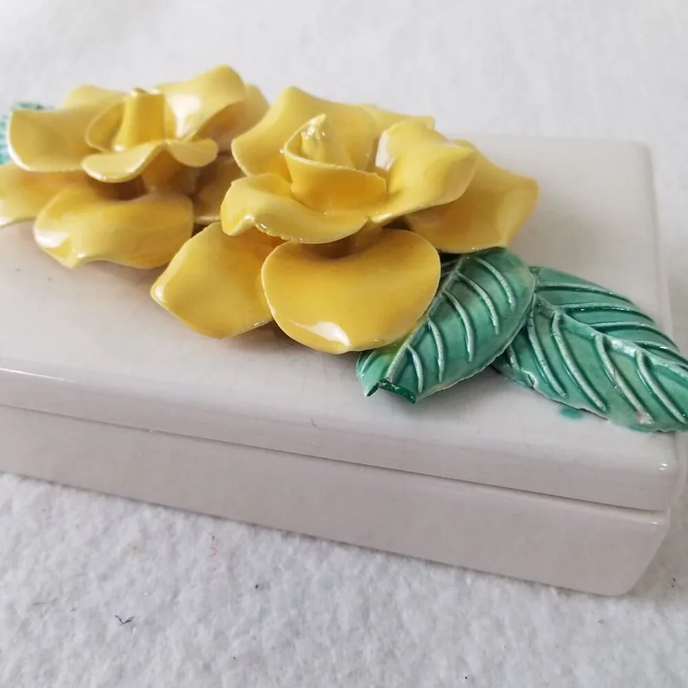 Vintage Porcelain Vanity‎ yellow rose leaf Floral Trinket Jewelry Box Embossed